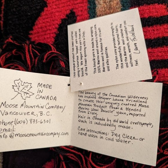 MOOSE MOUNTAIN CO. Canada: Navy Red Tan Merino Wool Blend Bear Scarf NWT - Picture 3 of 4